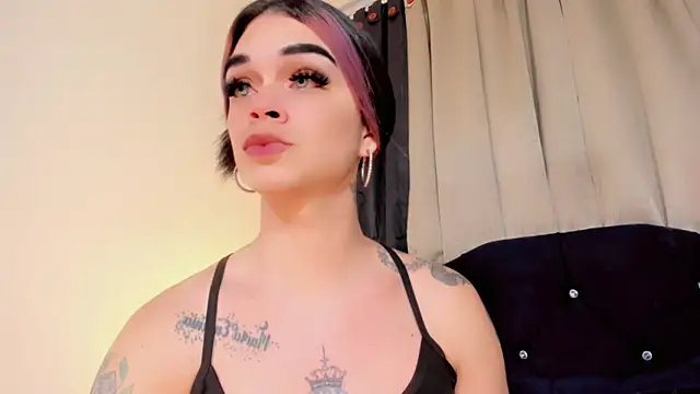 Snapshot of lesly_xx chatting on 06.12.26 lesly xx online show from 06.12.26