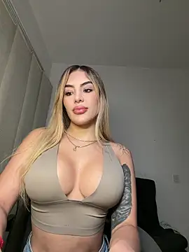 Snapshot of mi_suk11 chatting on 02.12.26 mi suk11 online show from 02.12.26