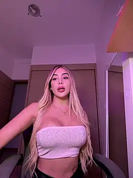 Snapshot of mi_suk11 chatting on 03.08.26 mi suk11 online show from 03.08.26