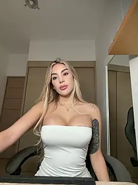 Snapshot of mi_suk11 chatting on 03.15.26 mi suk11 online show from 03.15.26