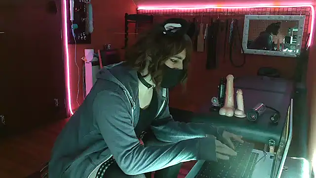 Snapshot of Ginny-the-bdsm-nympho chatting on 01.19.25 Ginny-the-bdsm-nympho online show from 01.19.25