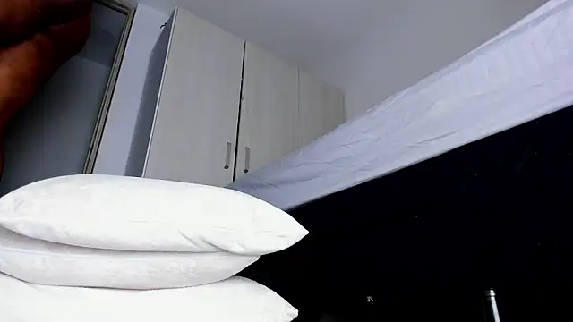 Snapshot of Skarleth69 chatting on 03.10.26 Skarleth69 online show from 03.10.26