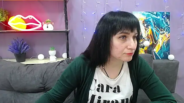 NinaFlawlees online show from 01.28.25