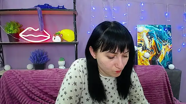 NinaFlawlees online show from 01.30.25