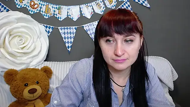 NinaFlawlees online show from 10.06.25