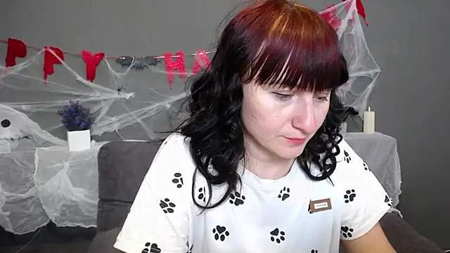 NinaFlawlees online show from 10.16.25