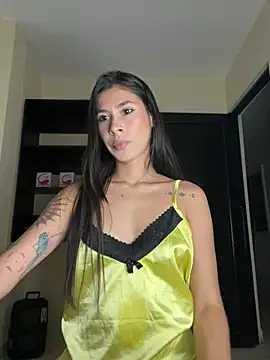 Snapshot of alia_bashar chatting on 01.22.25 alia bashar online show from 01.22.25