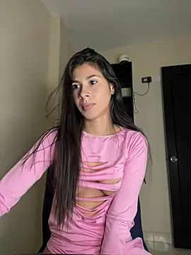 Snapshot of alia_bashar chatting on 01.25.25 alia bashar online show from 01.25.25