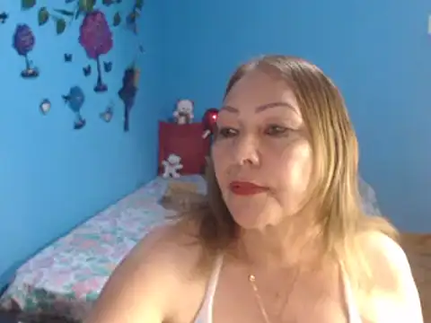 Snapshot of milfeddy_ chatting on 01.25.25 milfeddy online show from 01.25.25