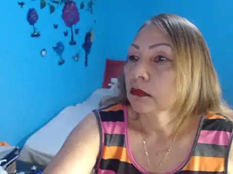 Snapshot of milfeddy_ chatting on 01.28.25 milfeddy online show from 01.28.25