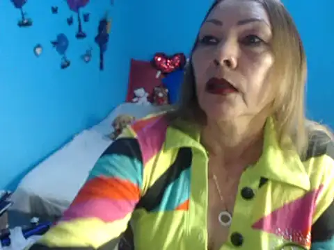 Snapshot of milfeddy_ chatting on 01.28.25 milfeddy online show from 01.28.25