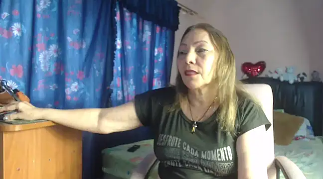 Snapshot of milfeddy_ chatting on 02.09.25 milfeddy online show from 02.09.25