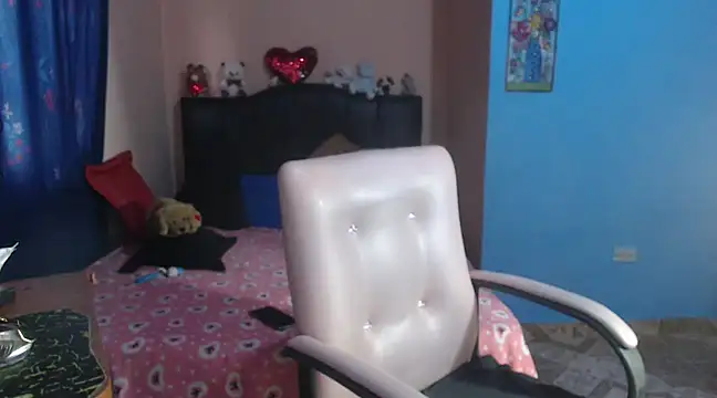 Snapshot of milfeddy_ chatting on 02.10.25 milfeddy online show from 02.10.25