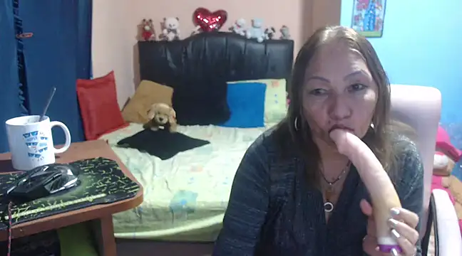 Snapshot of milfeddy_ chatting on 02.11.25 milfeddy online show from 02.11.25