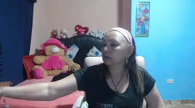 Snapshot of milfeddy_ chatting on 02.14.25 milfeddy online show from 02.14.25