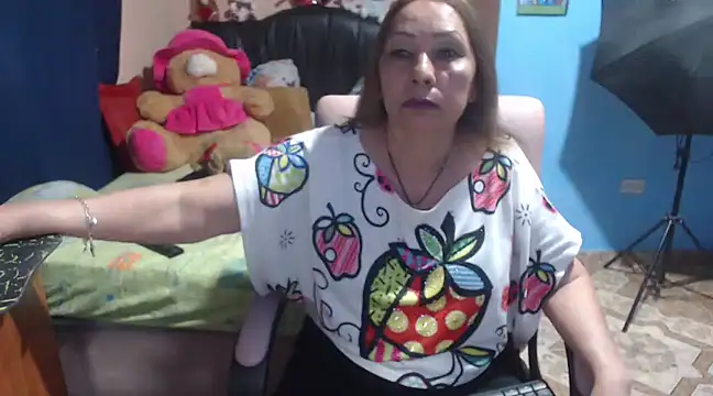 Snapshot of milfeddy_ chatting on 02.14.25 milfeddy online show from 02.14.25