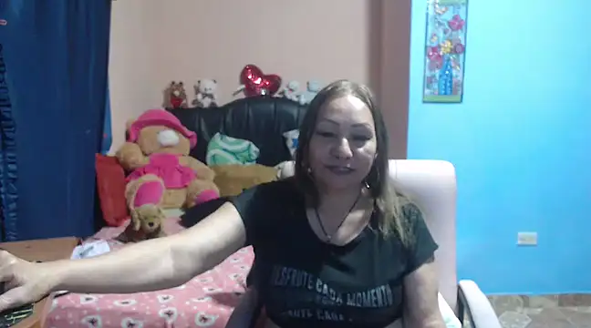 Snapshot of milfeddy_ chatting on 02.18.25 milfeddy online show from 02.18.25