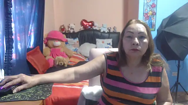 Snapshot of milfeddy_ chatting on 03.02.25 milfeddy online show from 03.02.25