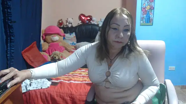 Snapshot of milfeddy_ chatting on 03.04.25 milfeddy online show from 03.04.25