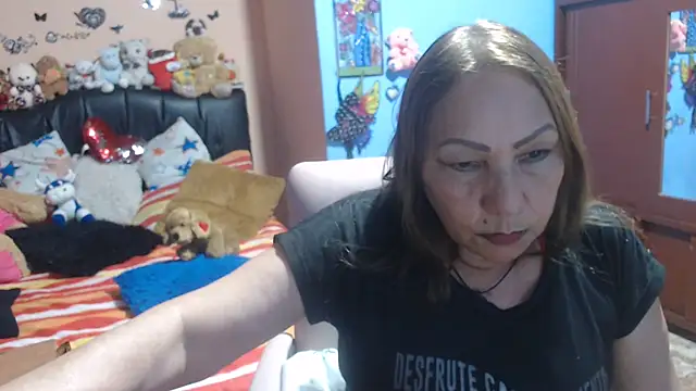 Snapshot of milfeddy_ chatting on 03.10.25 milfeddy online show from 03.10.25