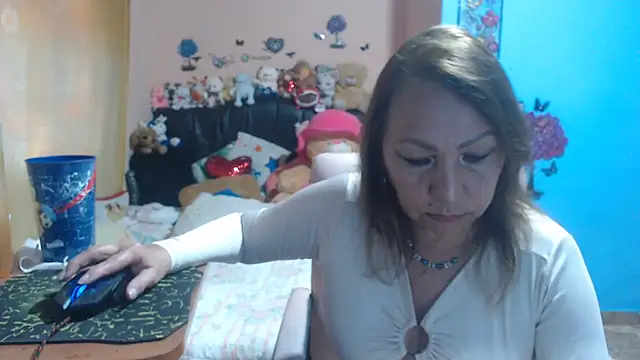 Snapshot of milfeddy_ chatting on 09.10.25 milfeddy online show from 09.10.25