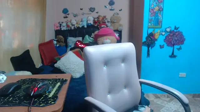 Snapshot of milfeddy_ chatting on 10.06.25 milfeddy online show from 10.06.25