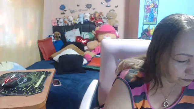 Snapshot of milfeddy_ chatting on 10.07.25 milfeddy online show from 10.07.25