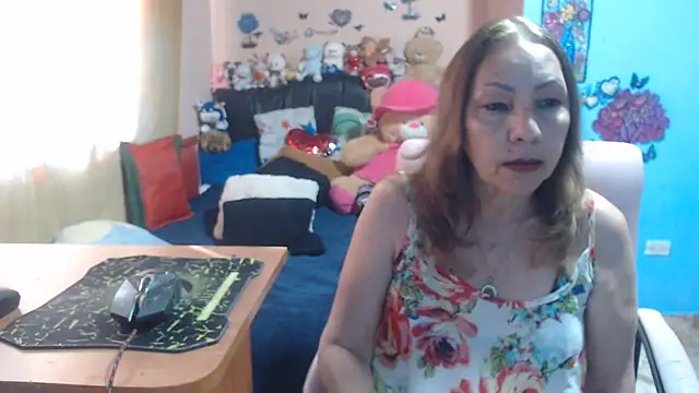 Snapshot of milfeddy_ chatting on 10.09.25 milfeddy online show from 10.09.25