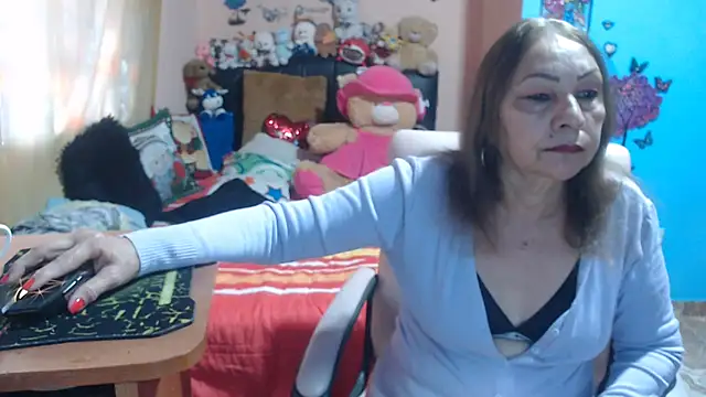 Snapshot of milfeddy_ chatting on 10.22.25 milfeddy online show from 10.22.25