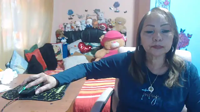 Snapshot of milfeddy_ chatting on 10.26.25 milfeddy online show from 10.26.25