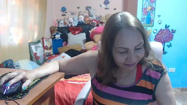 Snapshot of milfeddy_ chatting on 10.29.25 milfeddy online show from 10.29.25