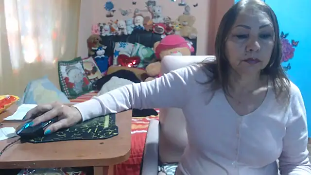 Snapshot of milfeddy_ chatting on 11.05.25 milfeddy online show from 11.05.25