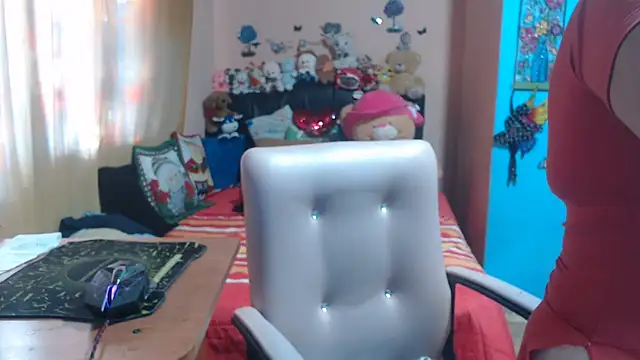 Snapshot of milfeddy_ chatting on 11.09.25 milfeddy online show from 11.09.25