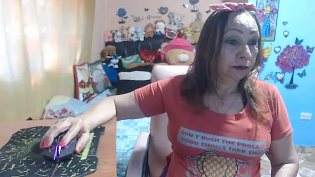 Snapshot of milfeddy_ chatting on 11.16.25 milfeddy online show from 11.16.25