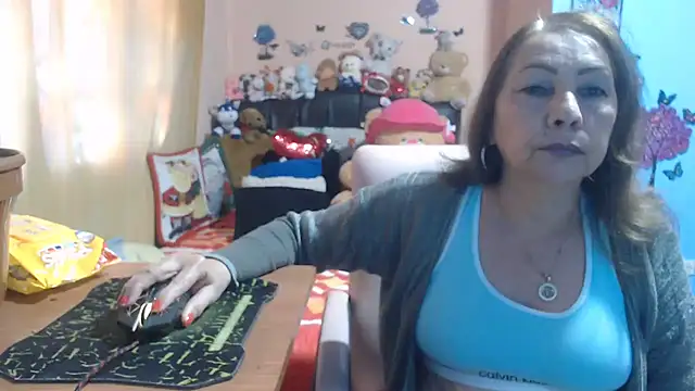 Snapshot of milfeddy_ chatting on 11.19.25 milfeddy online show from 11.19.25