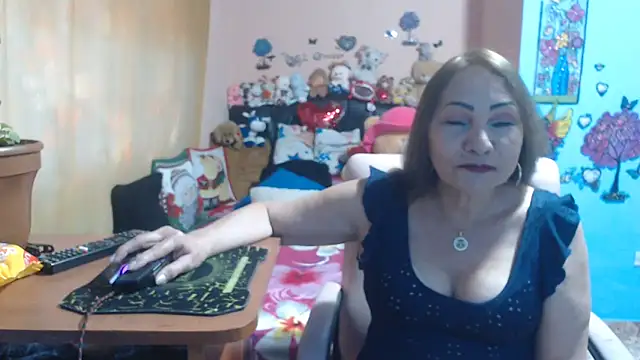 Snapshot of milfeddy_ chatting on 11.29.25 milfeddy online show from 11.29.25