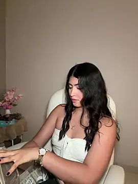 Snapshot of Gaby_zahir_ chatting on 12.28.24 Gaby zahir  online show from 12.28.24