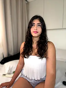 Snapshot of Gaby_zahir_ chatting on 10.03.25 Gaby zahir  online show from 10.03.25
