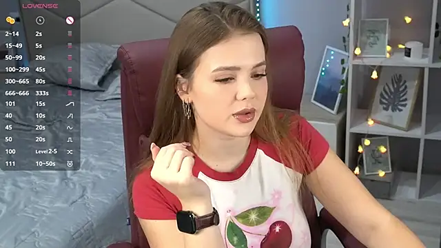 Snapshot of AfinaAmmor chatting on 10.04.25 AfinaAmmor online show from 10.04.25