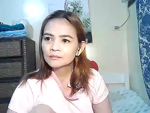 Snapshot of Kisses-13 chatting on 02.17.26 Kisses-13 online show from 02.17.26