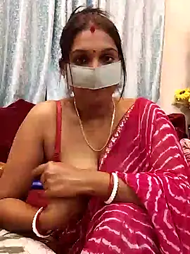 Snapshot of Queen_Dolly chatting on 12.29.24 Queen Dolly online show from 12.29.24