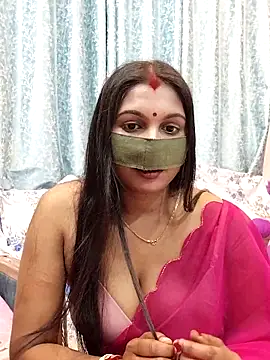 Snapshot of Queen_Dolly chatting on 03.19.25 Queen Dolly online show from 03.19.25