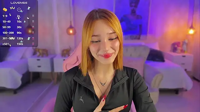 Snapshot of LITTLE-VIVI chatting on 02.07.25 LITTLE-VIVI online show from 02.07.25