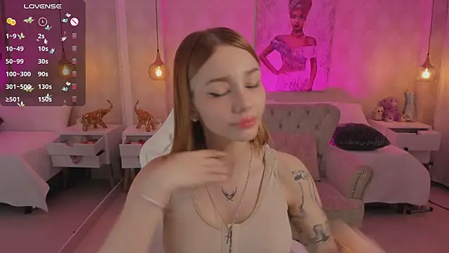 Snapshot of LITTLE-VIVI chatting on 03.03.25 LITTLE-VIVI online show from 03.03.25