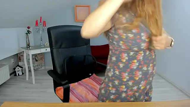 LollaGirl online show from 03.19.25