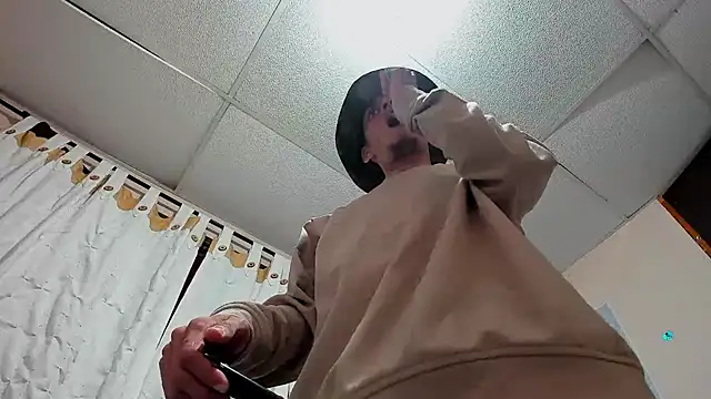 Snapshot of davidlatin66 chatting on 02.21.26 davidlatin66 online show from 02.21.26