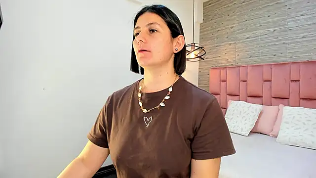 Snapshot of SarahDeyvis chatting on 01.21.25 SarahDeyvis online show from 01.21.25