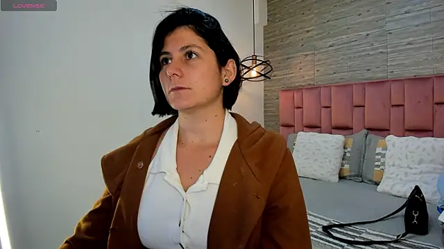 Snapshot of SarahDeyvis chatting on 01.27.25 SarahDeyvis online show from 01.27.25