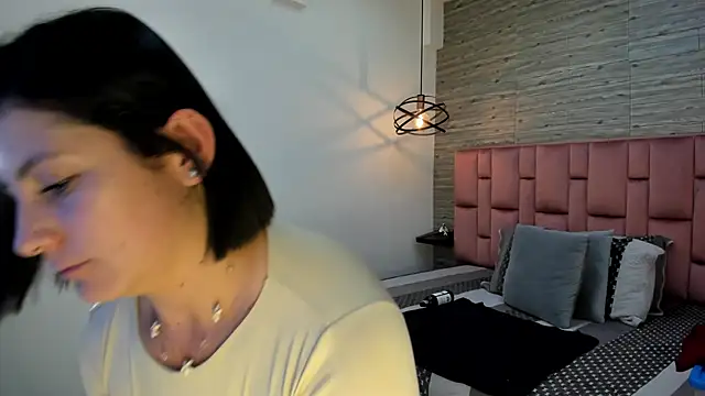 Snapshot of SarahDeyvis chatting on 02.26.25 SarahDeyvis online show from 02.26.25