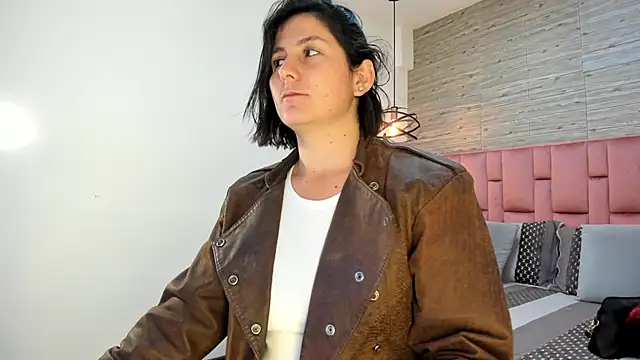 Snapshot of SarahDeyvis chatting on 02.27.25 SarahDeyvis online show from 02.27.25